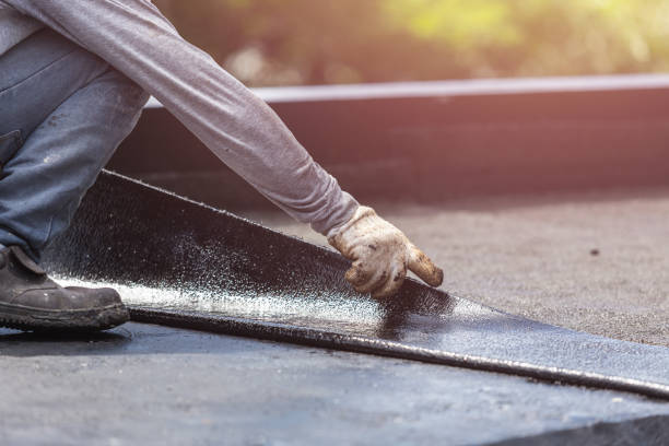 Professional Vapor Barrier Installation technician working in Hart, MI